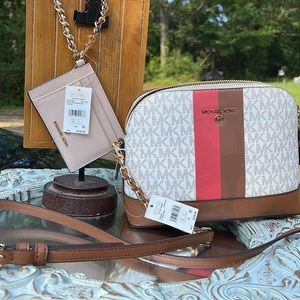 Michael kors crossbody and wristlet/cardholder two for one!!!!!!!!